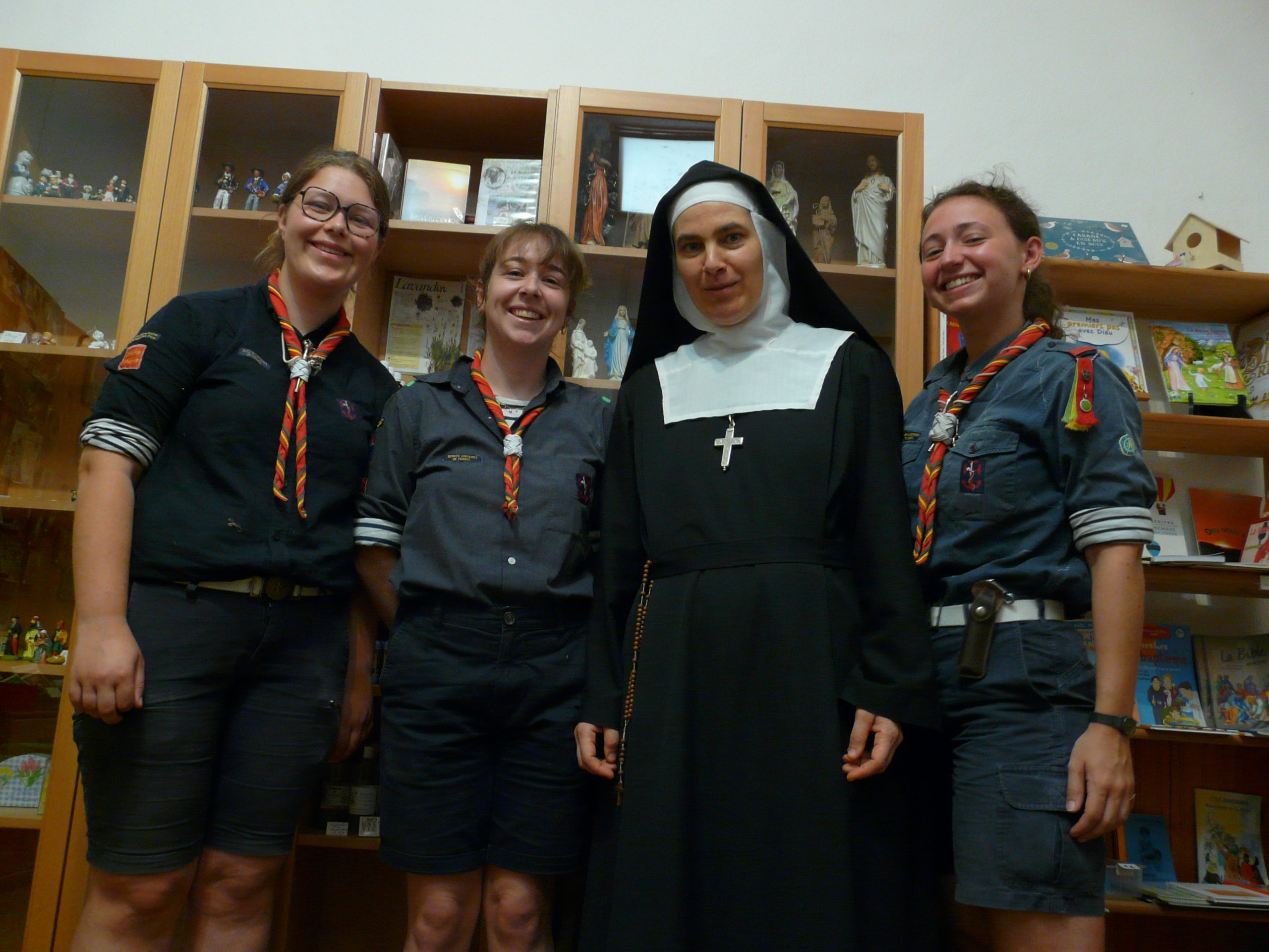 soeur Marie-Jean accueil des scouts monastere Visitation Tarascon